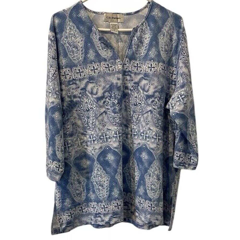 C. D. Daniels Shirt Top Womens 1X BlueWhite 3/4 Sleeve Embellished V-Neck